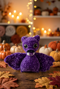 Chauve-souris violette au crochet, face, décor Halloween